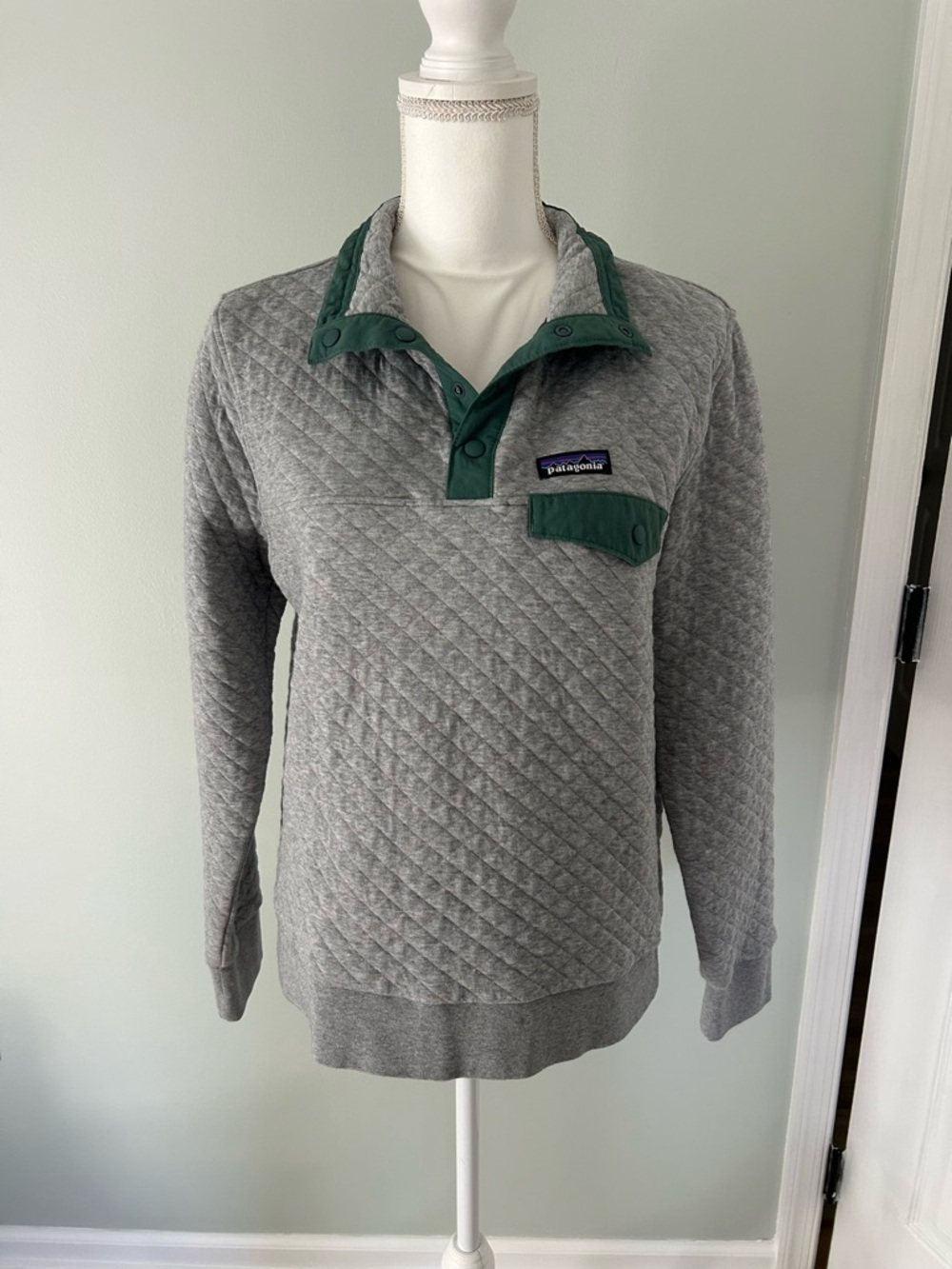 Patagonia Quilted Snap Pullover — Gray with Green Trim